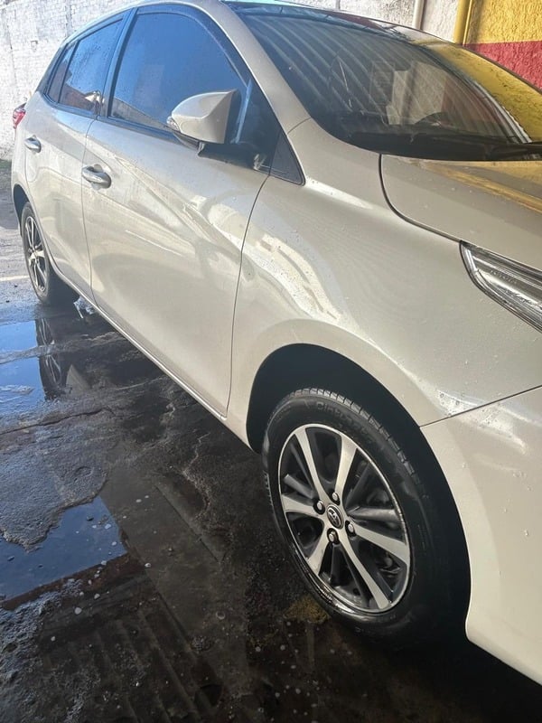 Carro após lavagem